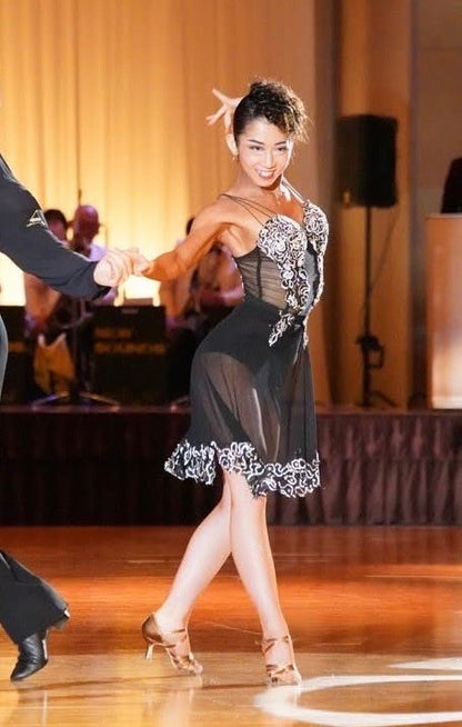 ホワイト＆ブラックローズ🖤🤍