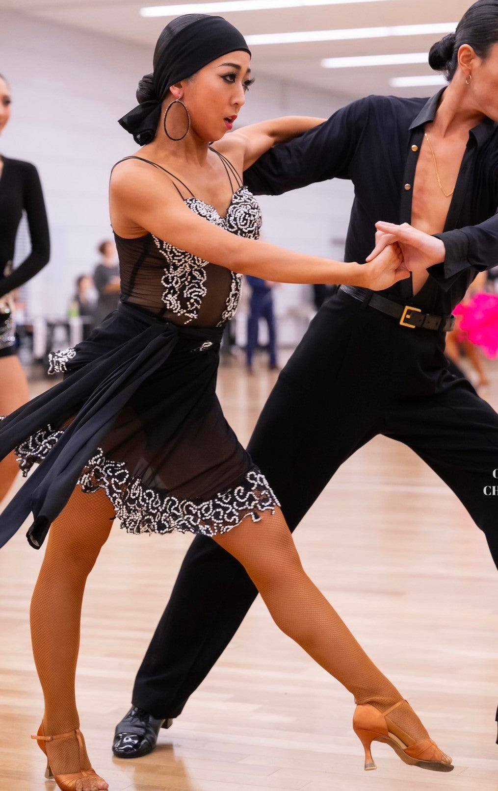 ホワイト＆ブラックローズ🖤🤍