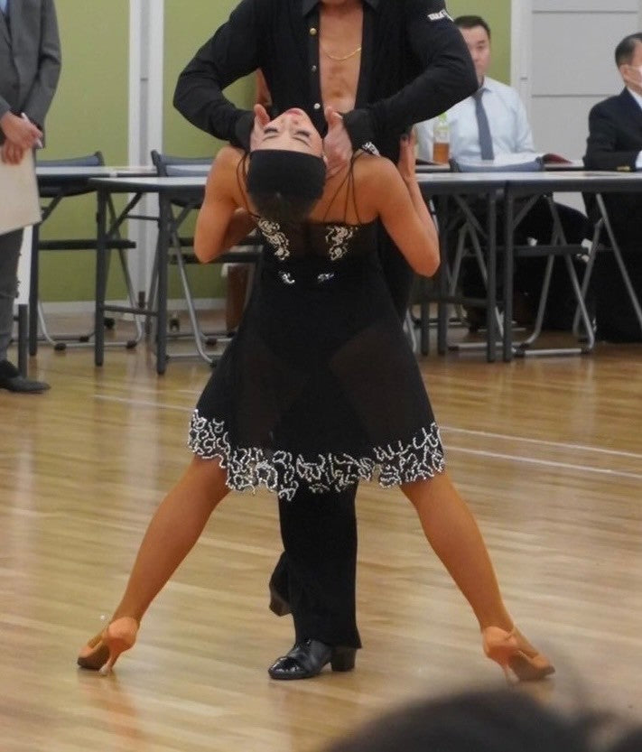 ホワイト＆ブラックローズ🖤🤍