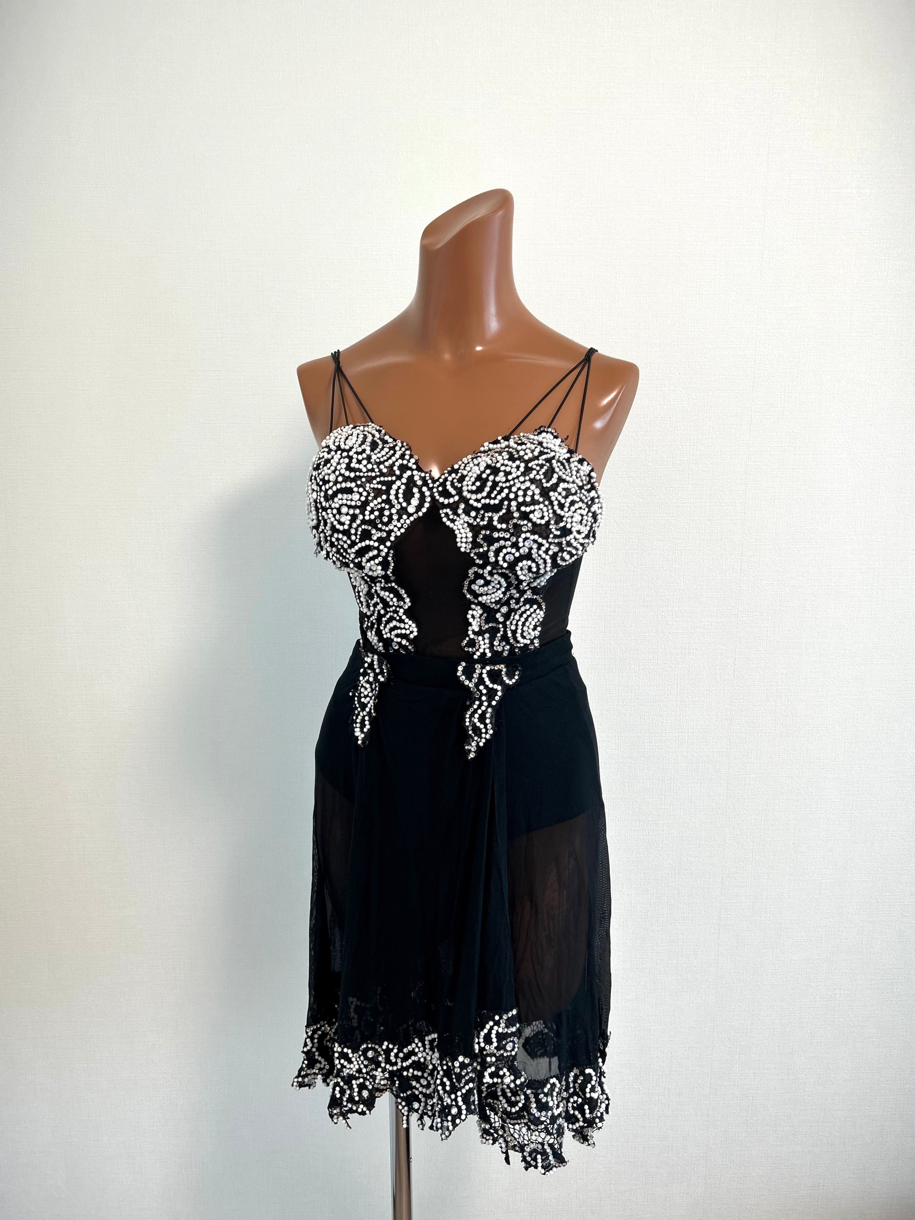 ホワイト＆ブラックローズ🖤🤍